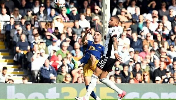 (VIDEO) El golazo de Miguel Almirón que Newcastle recordó