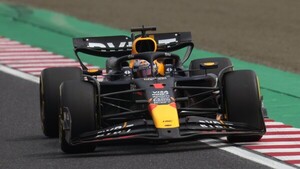 Verstappen firma la 'pole' en Japón