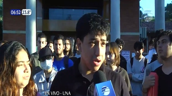 Universitarios toman rectorado de la UNA en aguda protesta contra Hambre Cero - Noticias Paraguay