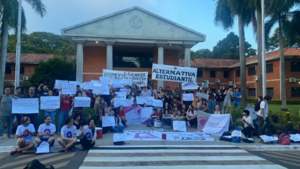 Paro indefinido en la UNA: universitarios toman Rectado en protesta por Hambre Cero - El Independiente