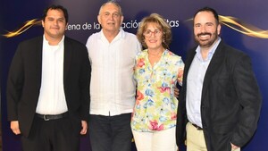 Brindis lanzamiento de cena de La Fundación Jesuitas
