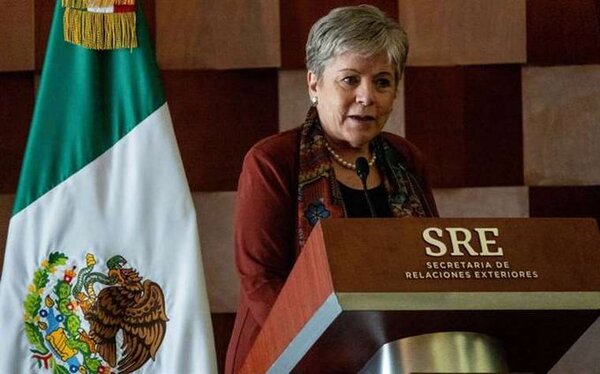 Diplomáticos mexicanos dejarán Ecuador en vuelo comercial tras ruptura de relaciones