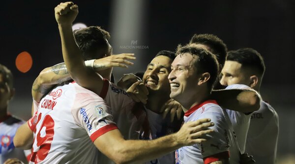 Versus / Cerro recupera la ambición casera y se asoma en la zona alta