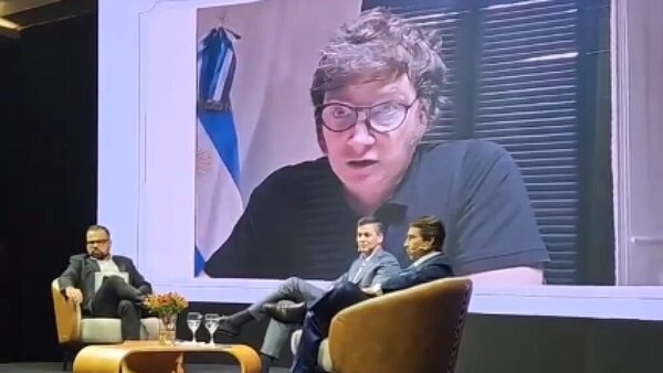 Javier Milei increpa a periodista paraguayo: “No está a la altura de dialogar con un presidente” - Radio Imperio 106.7 FM
