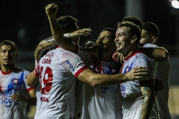 Cerro suma un nuevo triunfo ante un noqueado Trinidense - La Tribuna
