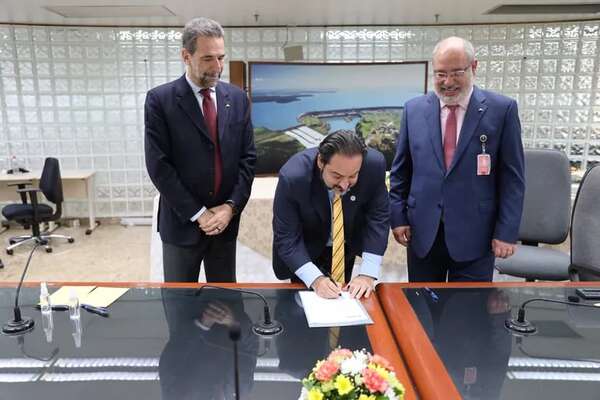 Itaipú y Olade acuerdan proyectos conjuntos - Economía - ABC Color