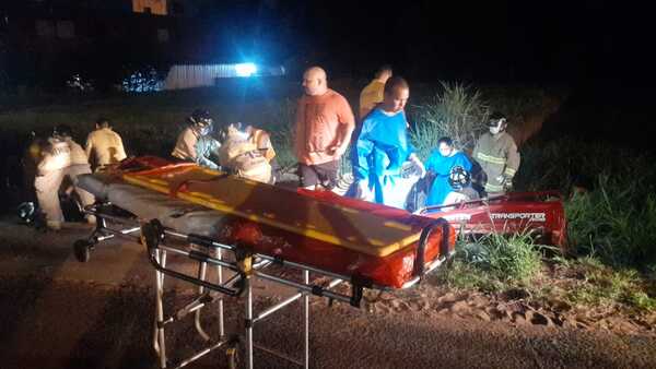 Choque entre motocarro y otro vehículo dejó 2 muertos y 4 heridos sobre Acceso Sur - Megacadena - Diario Digital