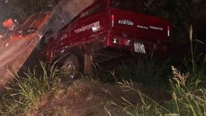 Auto atropella a un motocarro y tres miembros de una familia mueren en Ñemby