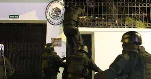 La Nación / Policía ecuatoriana asaltó la embajada de México para capturar a un exvicepresidente