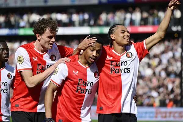 El Feyenoord humilla al Ajax - Fútbol Internacional - ABC Color