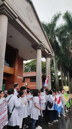 Sigue toma en la UNA: estudiantes reforzarán seguridad y buscarán sumar a más facultades - Nacionales - ABC Color