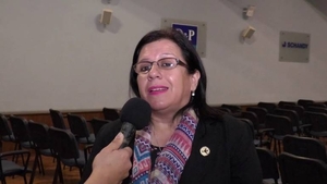 Unos 12 mil enfermeros no cuentan con seguro médico, alerta presidenta del gremio - ADN Digital