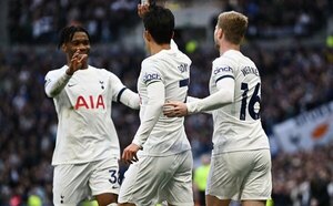 Versus / Tottenham salta a zona de Champions League luego de derrotar al Forest