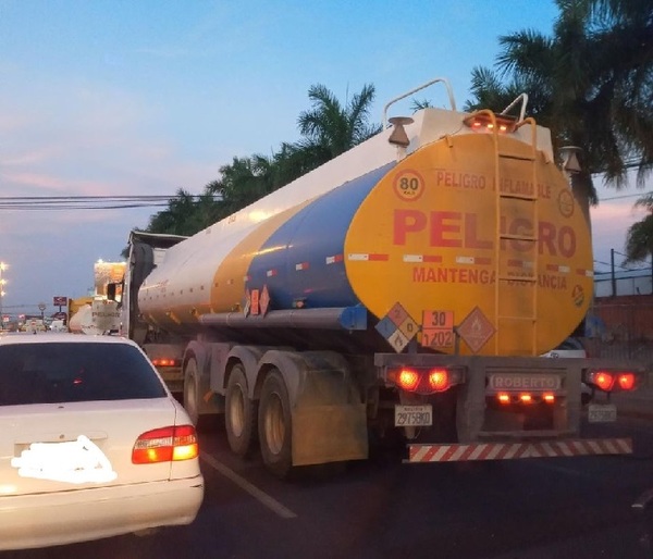 Fallecieron cuatro camioneros bolivianos en Paraguay - La Tribuna