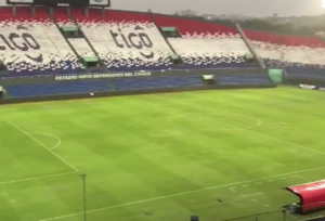 Versus / ¿Se juega? La lluvia pone en duda la disputa de Sol de América vs. Olimpia