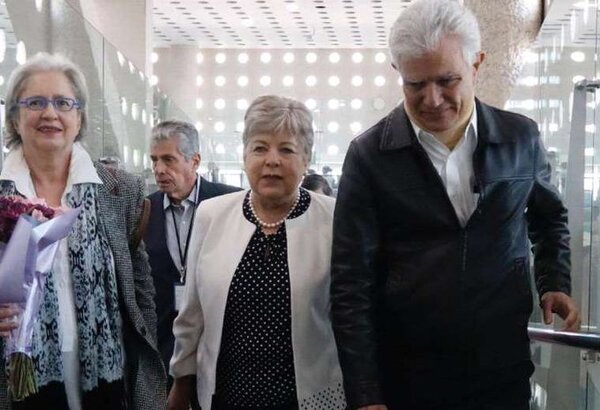 Canciller mexicana recibe al cuerpo diplomático que cumplía misión en Ecuador