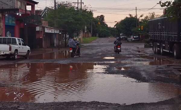 Lluvia beneficia a la agricultura y ganadería pero deja caminos destrozados - Nacionales - ABC Color