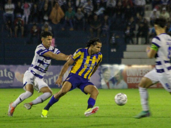 Versus / Demasiada intensidad y ocasiones, pero sin goles entre 2 de Mayo y Luqueño