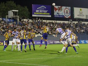 El cero a cero imperó en tres horas de fútbol - La Tribuna
