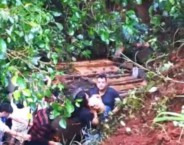 Doñita y sus hijos lesionados tras “volar” a una cuneta con su rodado