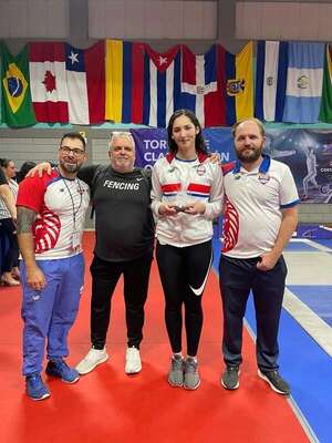Esgrima: Montserrat Viveros quedó cerca de París 2024 - Polideportivo - ABC Color