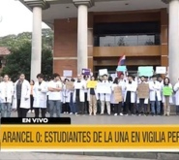Estudiantes de la UNA en vigilia permanente en defensa del Arancel 0 - Paraguay.com