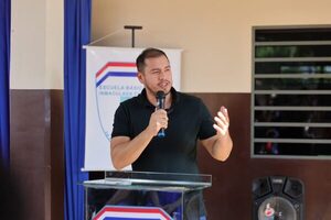 Fiscales imputan al intendente como cabeza de un esquema delictivo en la Municipalidad - La Clave