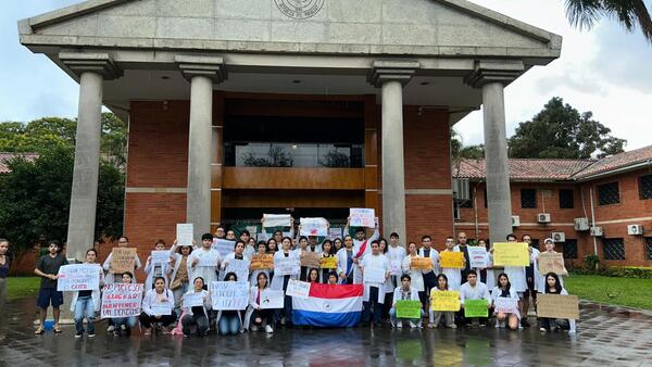 Universitarios no confían en el Gobierno sobre el blindaje del Arancel Cero