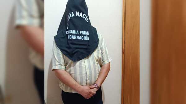 Docente imputado por pornografía trasladado a prisión en Itapúa