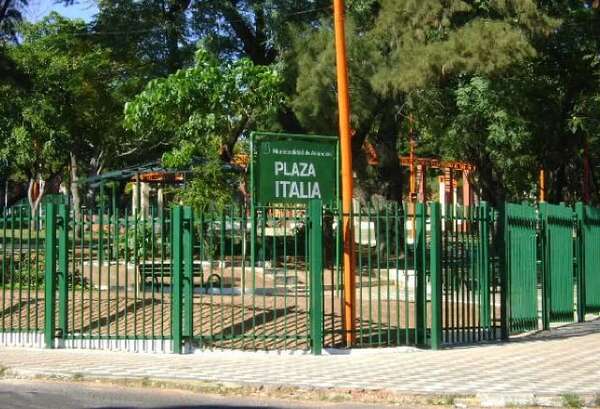 Plaza Italia: los guardias tienen dengue y personas en estado etílico se apoderan del lugar - Nacionales - ABC Color
