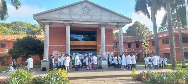 “Arancel cero”: ya son ocho las facultades de la UNA tomadas y podrían sumarse más - Nacionales - ABC Color