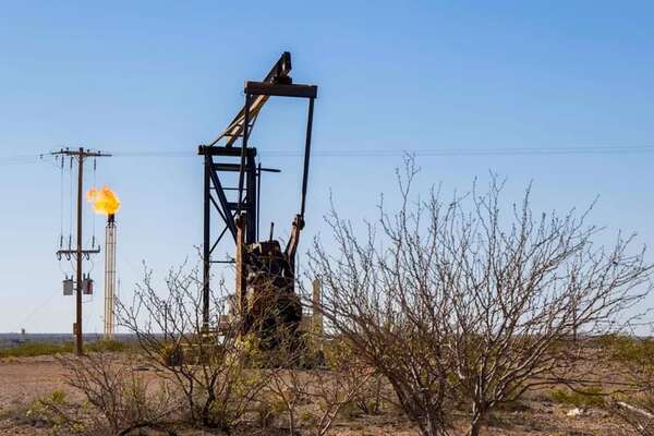 Leve descenso del precio del petróleo para América - Mundo - ABC Color