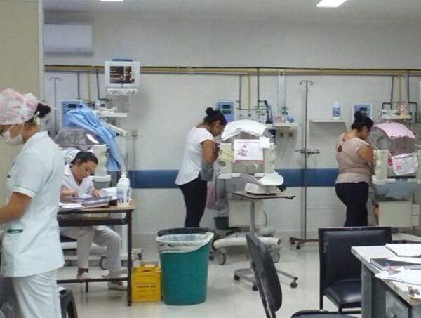 Enfermeras anuncian movilización por mejores condiciones de trabajo · Radio Monumental 1080 AM