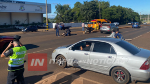 CHOQUE ENTRE MOTOCICLETAS DEJA DOS PERSONAS HERIDAS EN ENCARNACIÓN - Itapúa Noticias