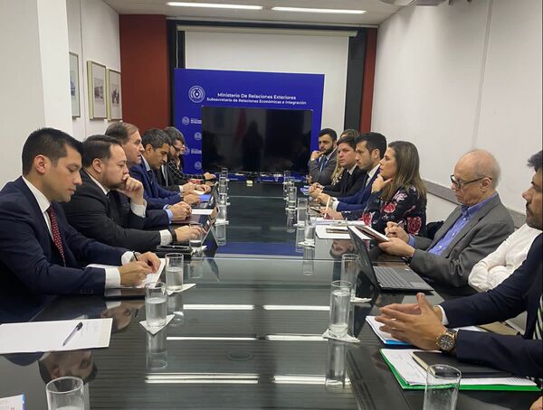 Paraguay no se opone al pago de peaje en la hidrovía, según canciller - La Tribuna