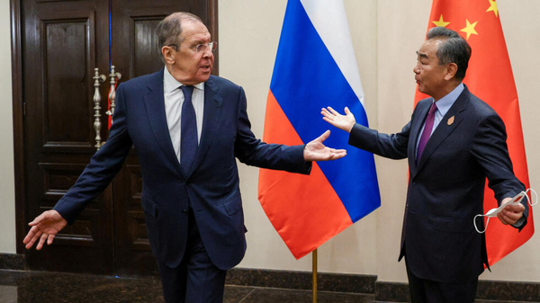 Sergei Lavrov llegó a China en medio de las denuncias sobre el apoyo de Beijing a Moscú en la invasión a Ucrania - .::Agencia IP::.