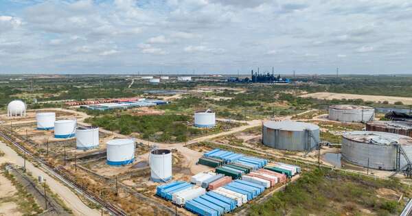 La Nación / Precios del petróleo presentan alta volatilidad, pero no un aumento sistemático, afirman