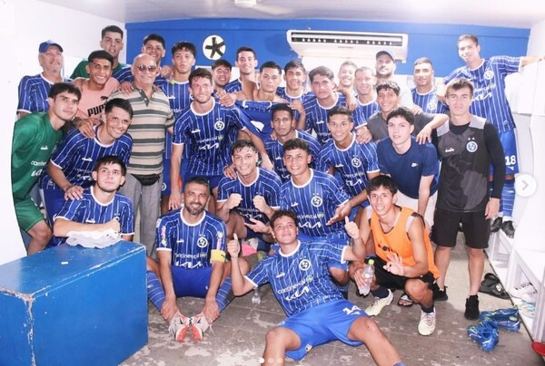 Salcedo hizo doblete luego de 23 años en “Reserva” y festejó con todo