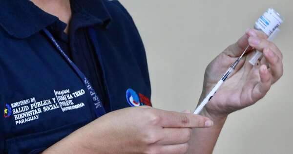 Diario HOY | Personas mayores deben recibir la dosis contra la influenza y el COVID