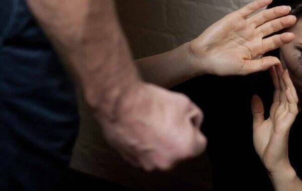 ¡La prueba! Hijo filmó cuando su padre agredía a su madre
