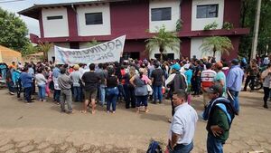 Habitantes de Aquino-cue se movilizan por la legalización de tierras