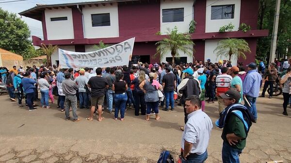 Habitantes de Aquino-cue se movilizan por la legalización de tierras