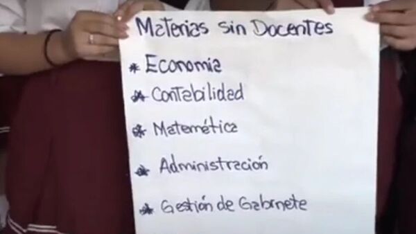 Más de 100 alumnos no tienen clases en 6 materias por falta de docentes en colegio de Lambaré