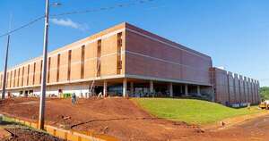 Diario HOY | Autoridades verifican construcción del Gran Hospital del Sur en Itapúa