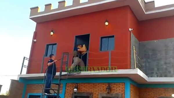 Prófugo juez de Paz comparece para imposición de medidas