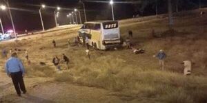 Dos muertos y 16 heridos tras choque de ómnibus en el Chaco
