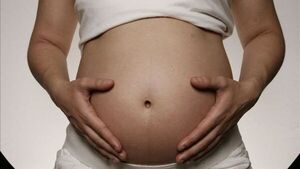 El embarazo podría envejecer más rápido a jóvenes adultas, según estudio