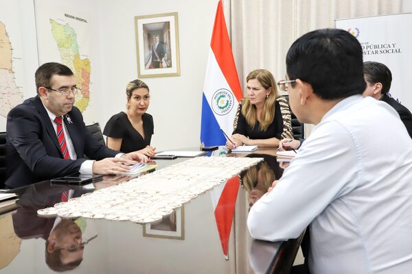 Ministerios de Trabajo y de Salud delinean medidas para la seguridad ocupacional - .::Agencia IP::.