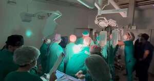 La Nación / Clínicas: equipo médico realizó cirugía fetal intrauterina para corrección de espina bífida