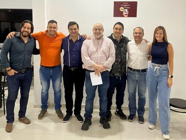 Reunión de opositores: “Se les invitó a los potables candidatos presidenciales”, dice Paraguayo Cubas · Radio Monumental 1080 AM